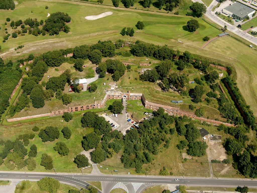 Twierdza Torun - Fort IV エクステリア 写真